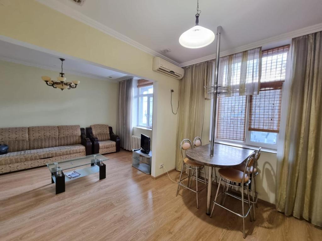 White New Apartments Ultracentral 2-Rooms In The Heart Кишинёв Экстерьер фото